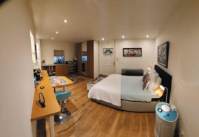 Highly recommended apartment steps from the lake